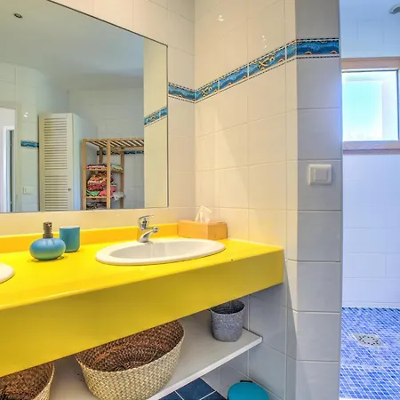 Tatil Evi Maison D'architecte : Espace, Calme & Piscine Périgueux