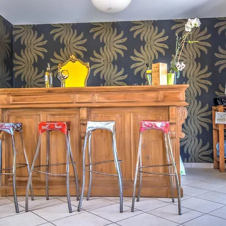 Holiday home Maison D'architecte : Espace, Calme & Piscine Perigueux