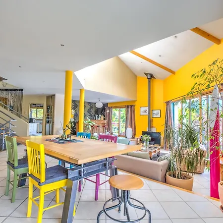 Holiday home Maison D'architecte : Espace, Calme & Piscine *